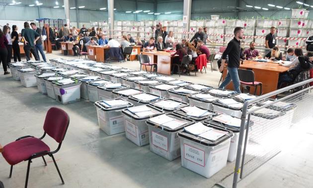 Neser KQZ pritet te shpalle rezultatet e zgjedhjeve ne Kosove